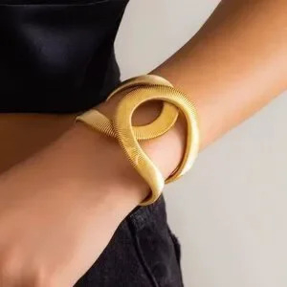 Gypsy Twisted Elegant Gold Bracelet - Picture 1 of 5